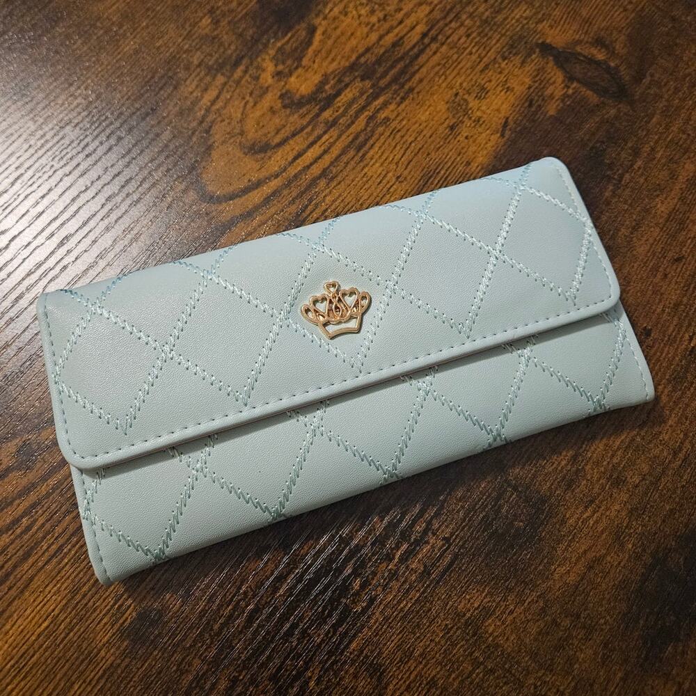 Crown Boutique Minty Green Trifold Wallet / Clutch ~ Asian Fashion ~ NEW